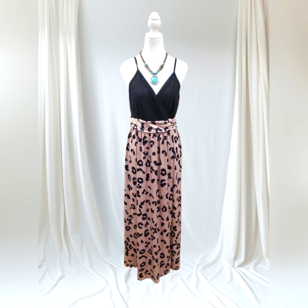 NWT Newshows Maxi Dress
